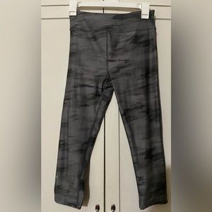 UA Ankle Crop Leggings Size Medium